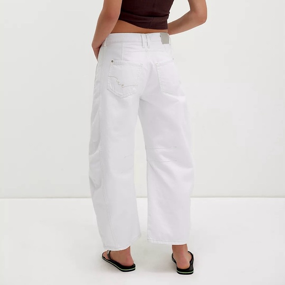 Free People, Good Luck Mid-Rise
Barrel Jeans, 24 - Picture 7 of 15